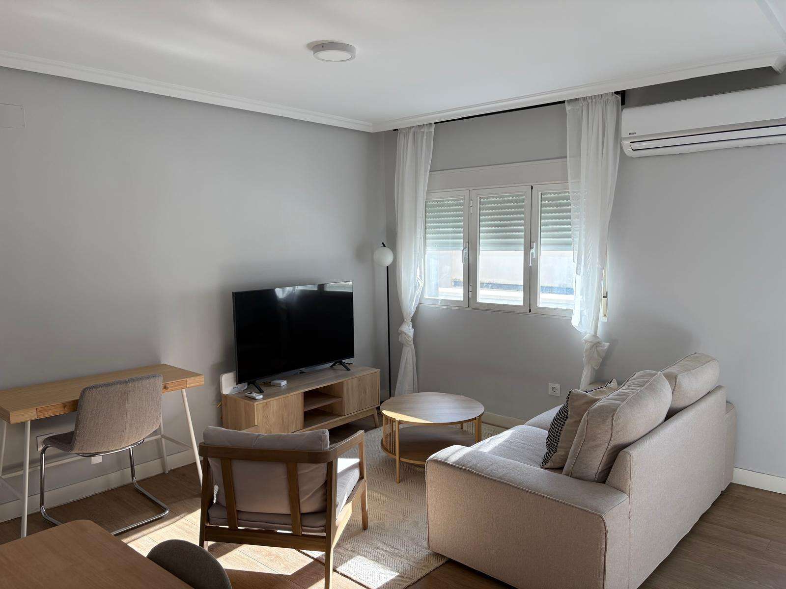 Living room of Apartment to share in  Madrid Capital  with Air Conditioner, Heating and Terrace