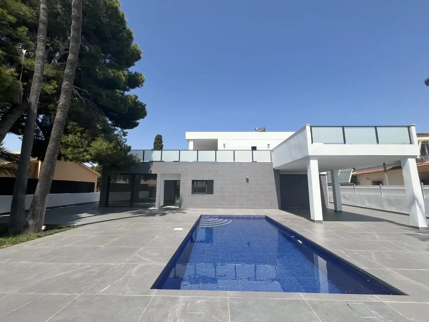 Vista exterior de Casa o chalet en venta en Orihuela con Jardín privado, Terraza y Piscina