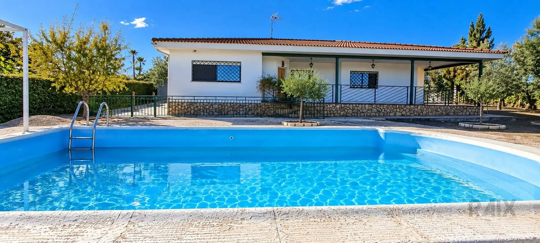 Swimming pool of Houses for sale in Colmenar de Oreja, Madrid