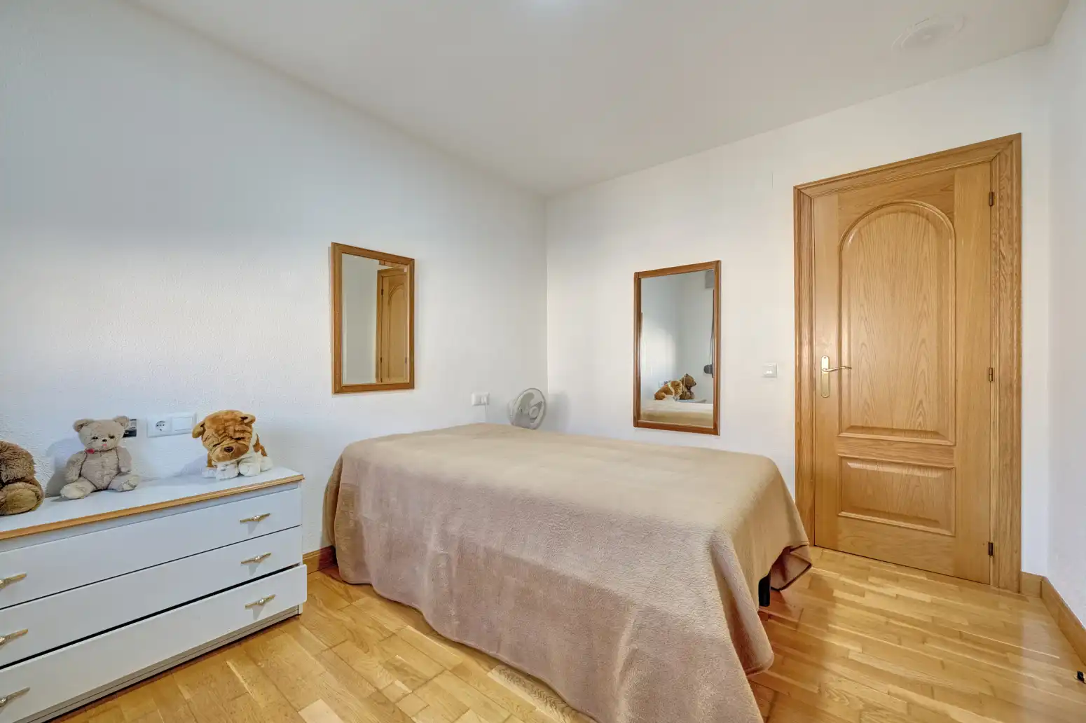 Schlafzimmer von Wohnung zum Verkauf in  Pamplona / Iruña mit Parkett, Terrasse und Abstellraum