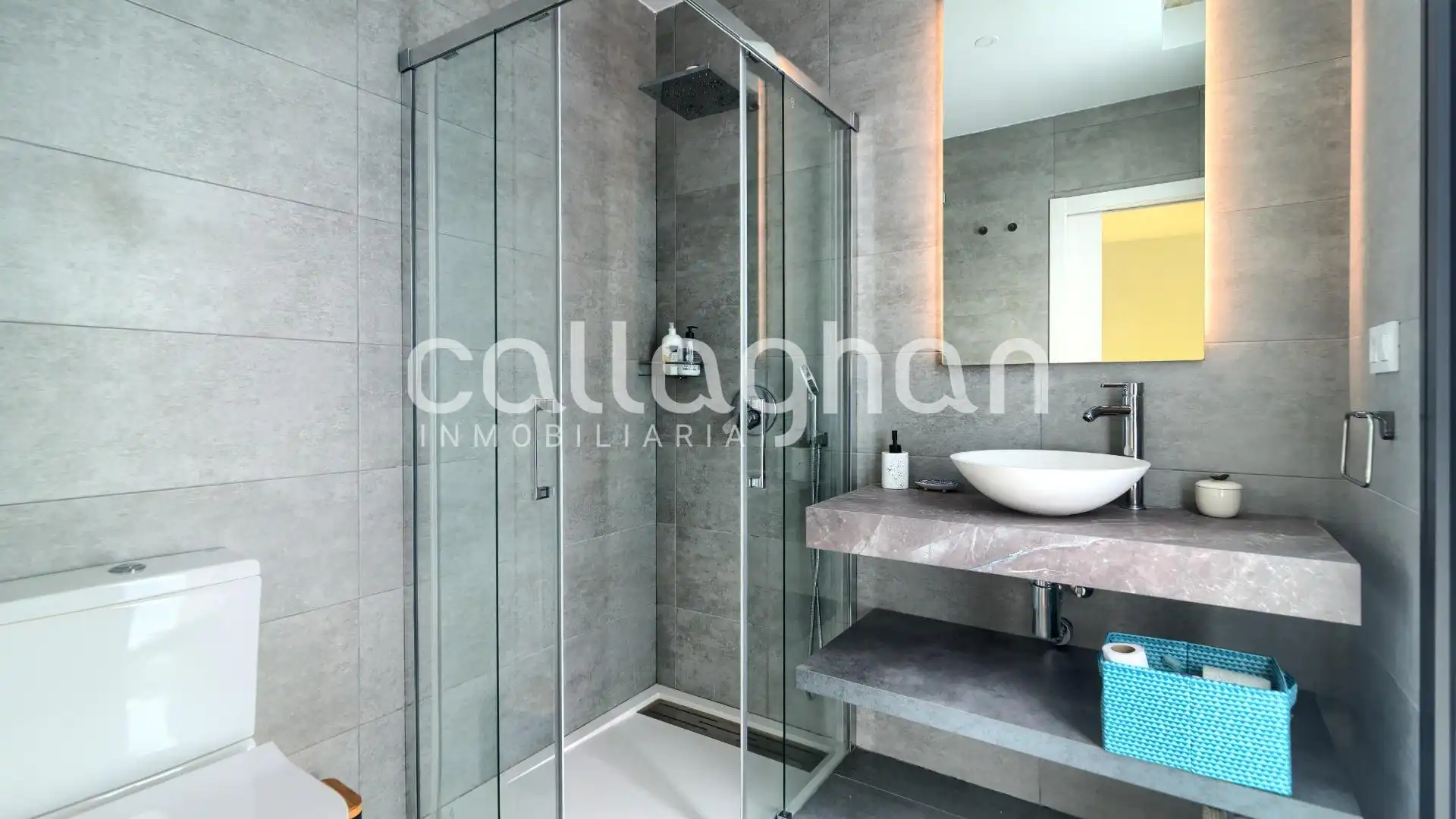 Bathroom of Houses for sale in L'Eliana  with Air Conditioner, Heating and Private garden