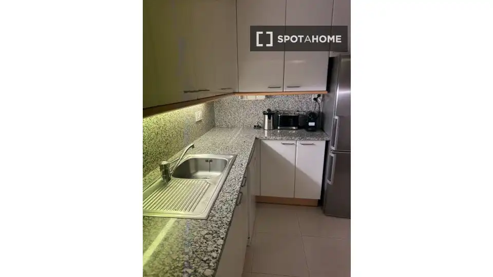 Cocina de Apartamento para compartir en Sant Cugat del Vallès con Aire acondicionado, Terraza y Amueblado