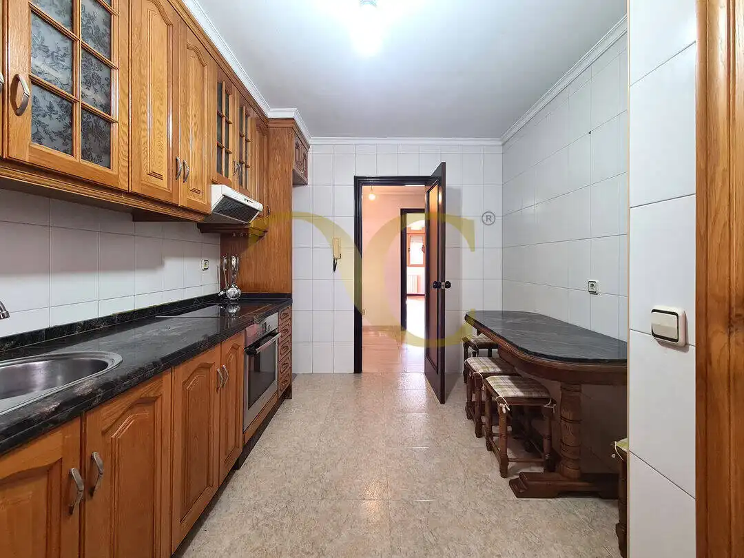 Cocina de Piso en venta en Oviedo  con Calefacción y Trastero