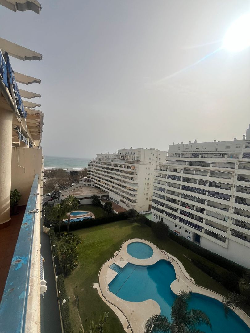 Vista exterior de Piso de alquiler en Marbella con Aire acondicionado, Terraza y Amueblado