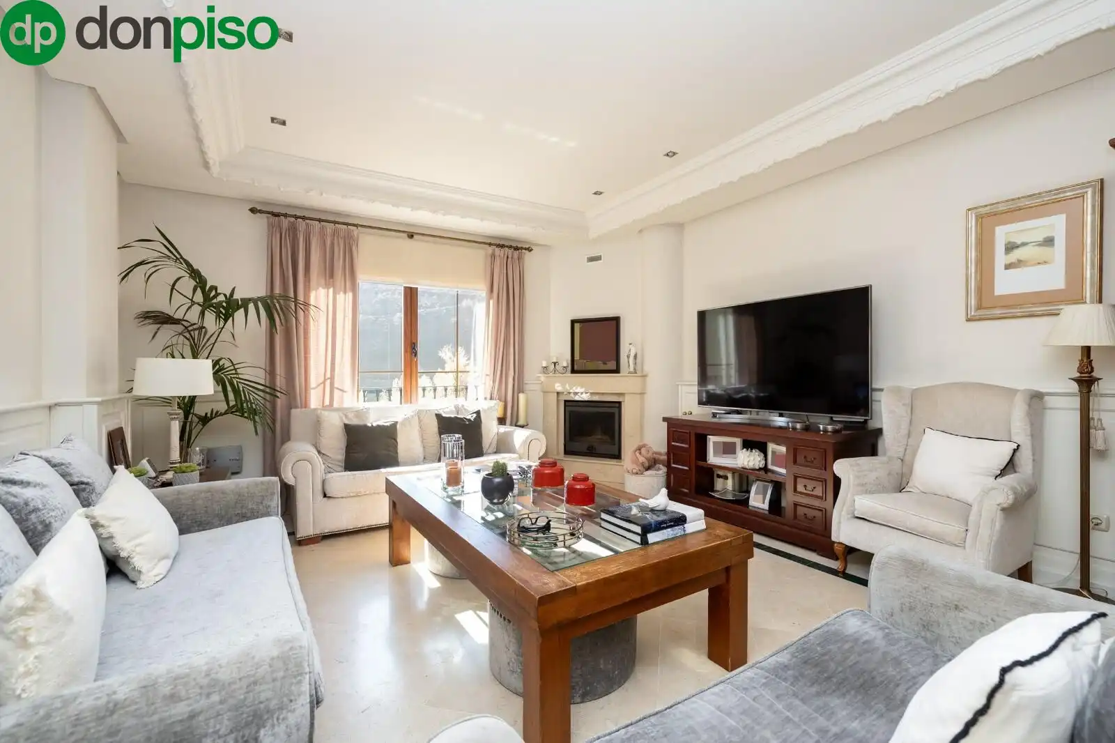 Living room of Detached homes for sale in Granada  with Air Conditioner, Heating and Terrace