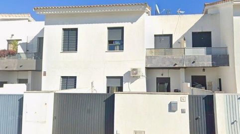 SE VENDE CASA OKUPADA en Calle Ramón Vila Jiménez Nº 6 Carrión de los Céspedes Sevilla