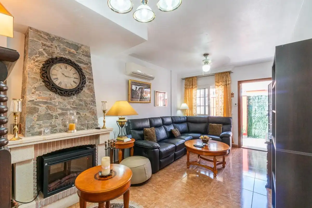 Sala de estar de Casa o chalet en venta en Orihuela con Aire acondicionado, Jardín privado y Trastero