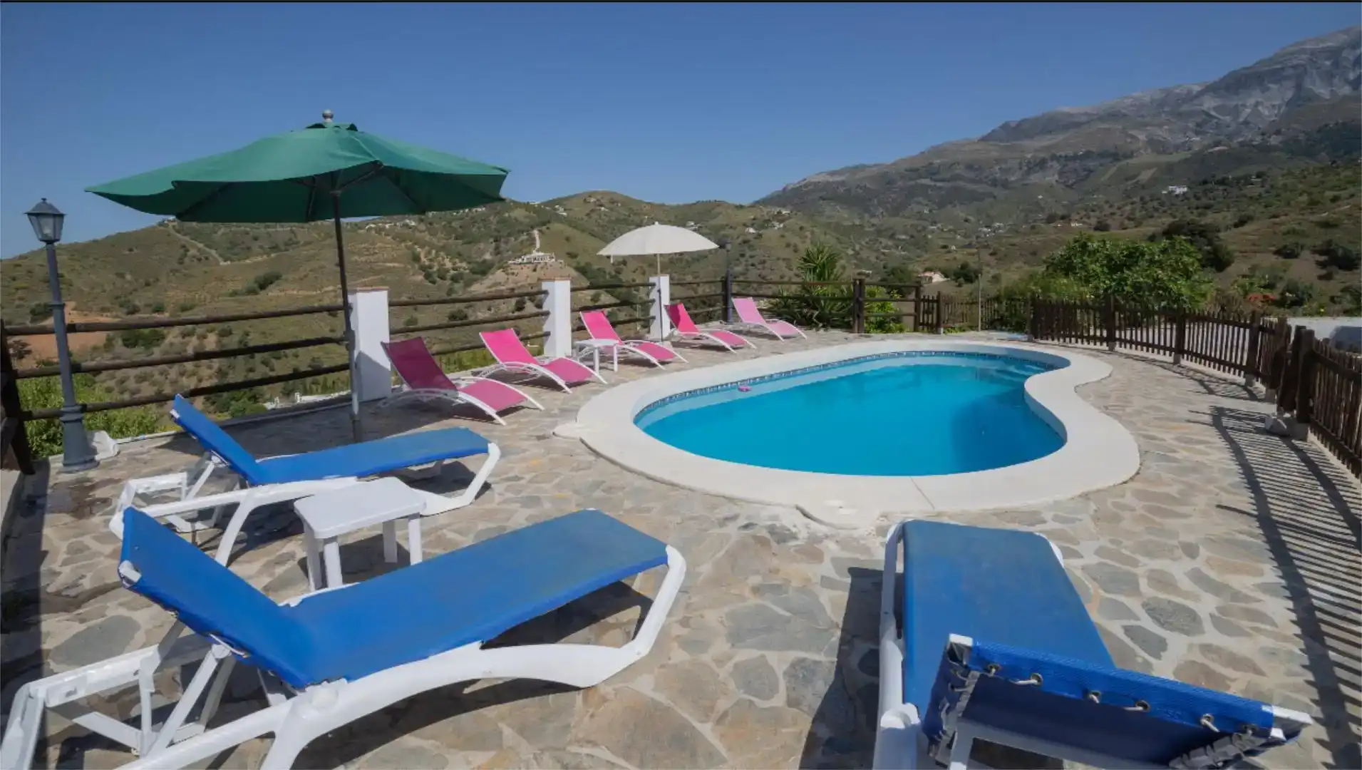 Piscina de Casa o xalet de lloguer en Sedella amb Jardí privat, Traster i Piscina