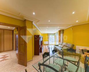 Sala d'estar de Casa adosada en venda en Castrillo del Val amb Terrassa