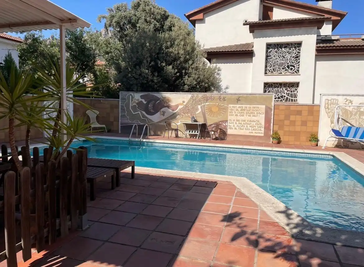Chalet con piscina en venta en Carrer Catalunya