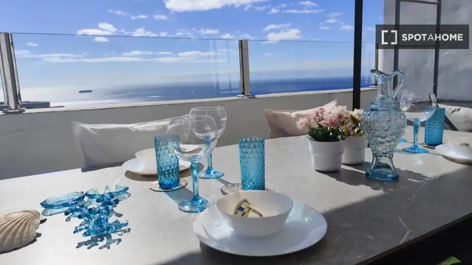 Terrassa de Apartament per a compartir en Santa Cruz de Tenerife amb Aire condicionat, Terrassa i Moblat