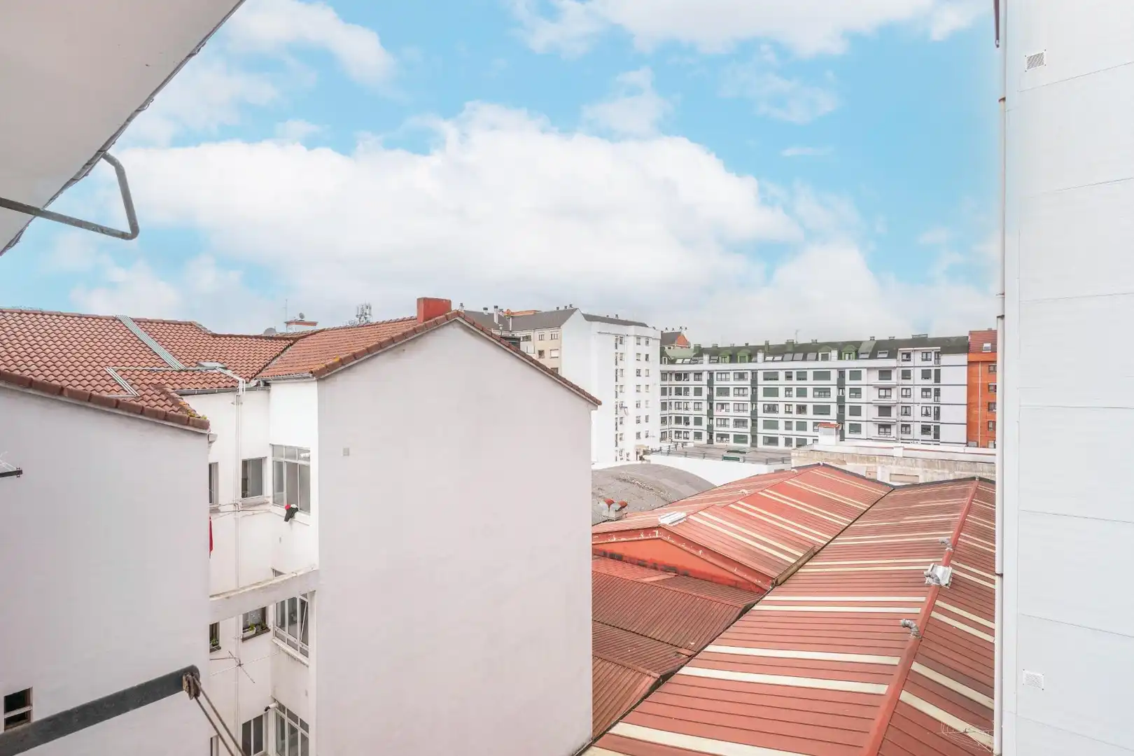 Terrassa de Pis en venda en Oviedo  amb Calefacció i Moblat