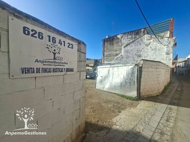 Terreno residencial en venta en Calle Ana de Santiago 6
