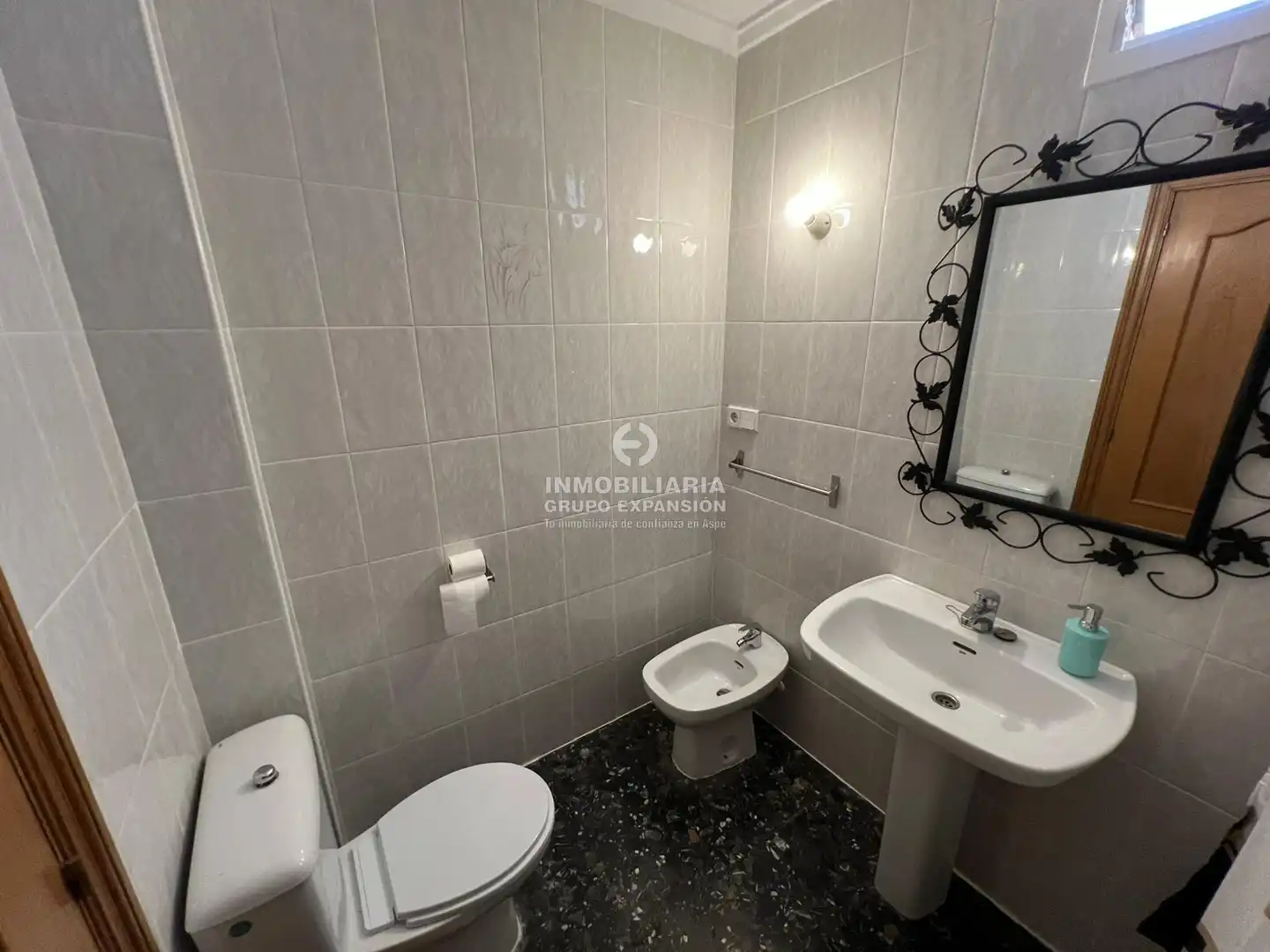 Bathroom of Flat for rent in Aspe  with Terrace, Balcony and Community pool