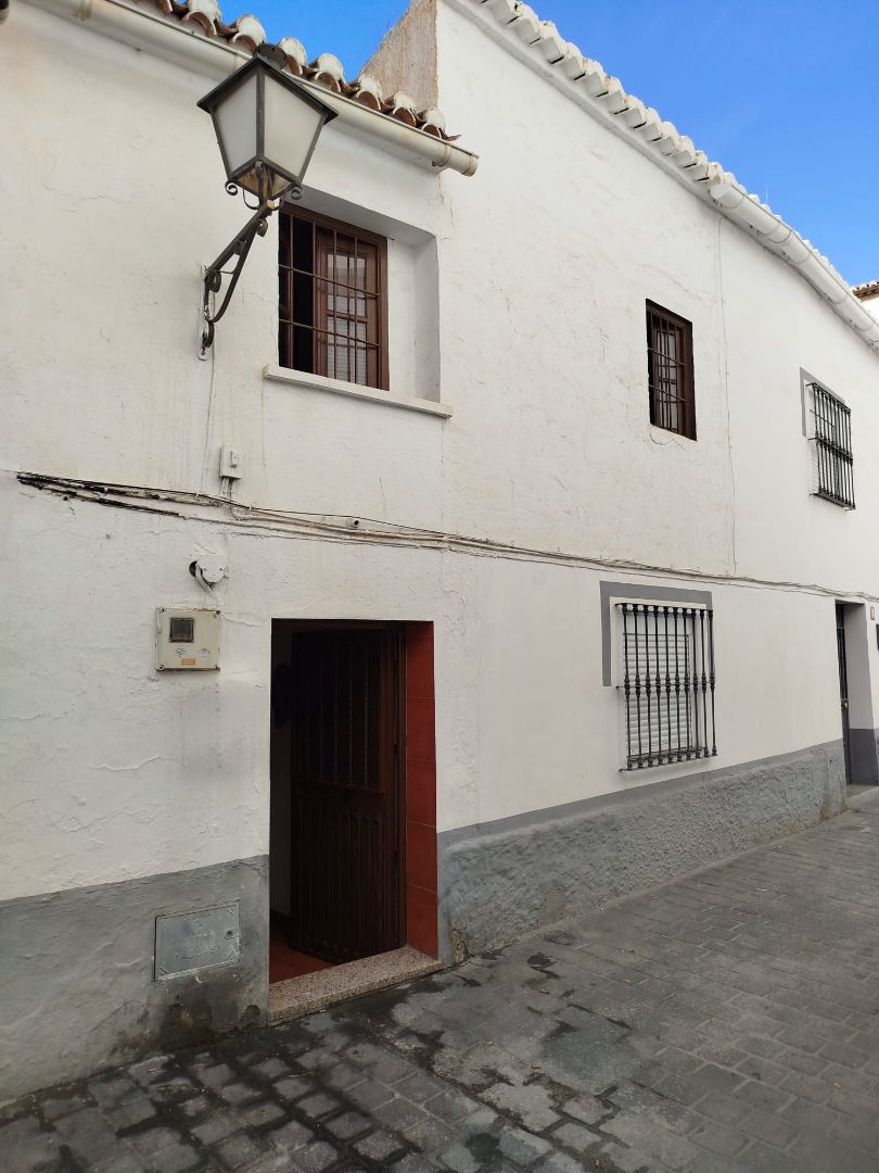 Casa adosada en venta en Benamocarra