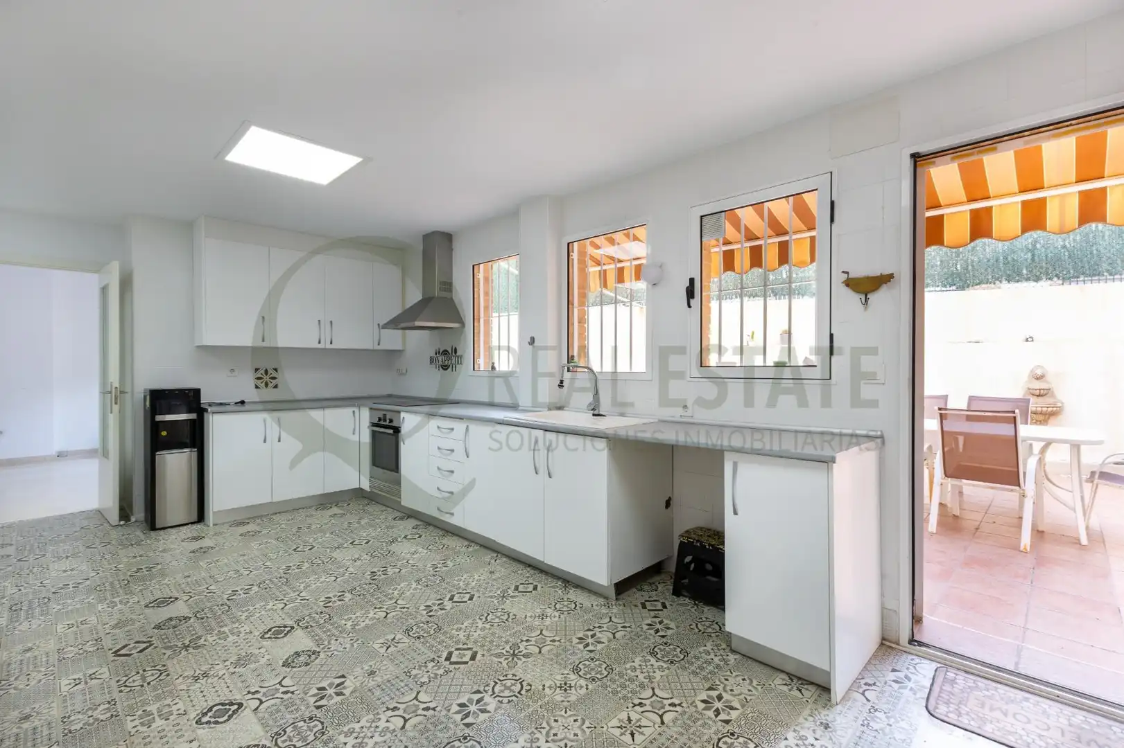 Cocina de Casa o chalet en venta en Alicante / Alacant con Jardín privado, Terraza y Trastero