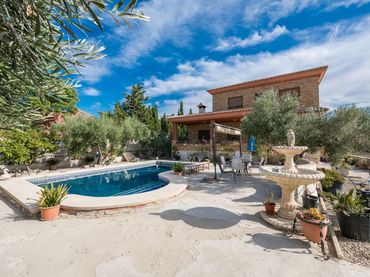 Detached house with pool for sale in Urbanización Llano Pastores