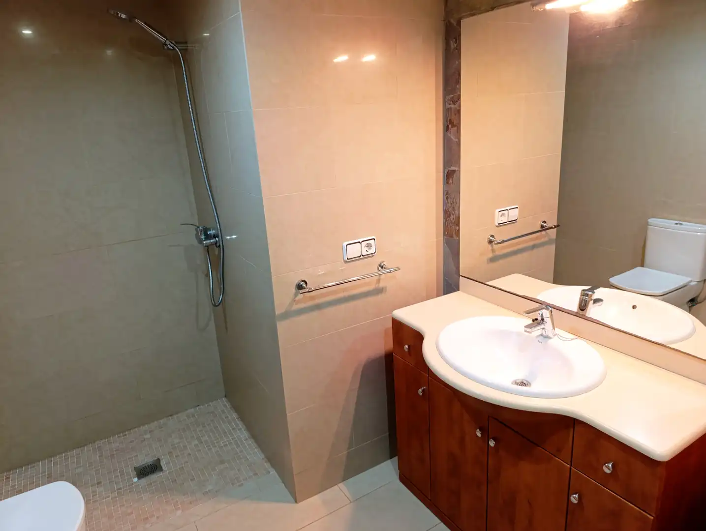 Bathroom of Duplexes for sale in Calella  with Air Conditioner, Heating and Terrace