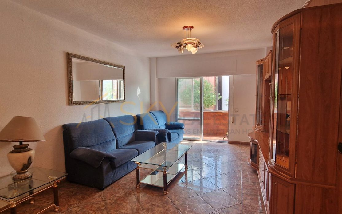 Living room of Flat for sale in  Madrid Capital  with Furnished