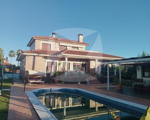 Vista exterior de Casa o xalet en venda en Badajoz Capital amb Aire condicionat, Jardí privat i Terrassa