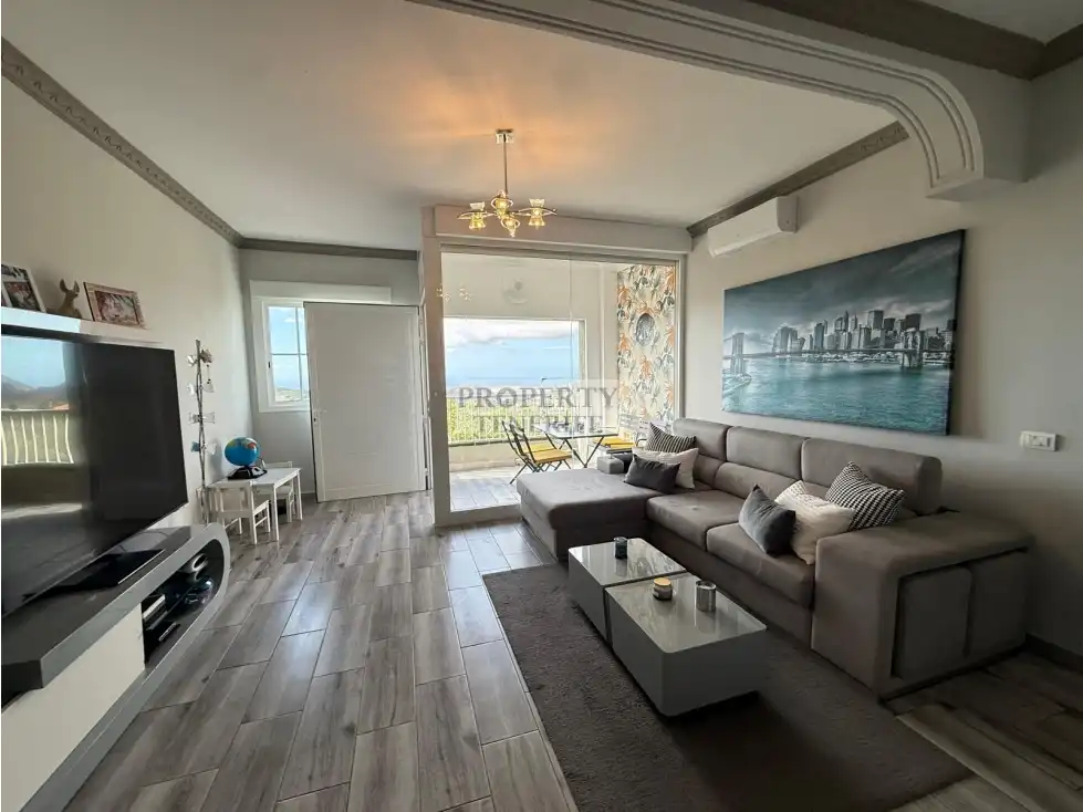 Wohnzimmer von Wohnungen zum Verkauf in Arona mit Klimaanlage und Möbliert