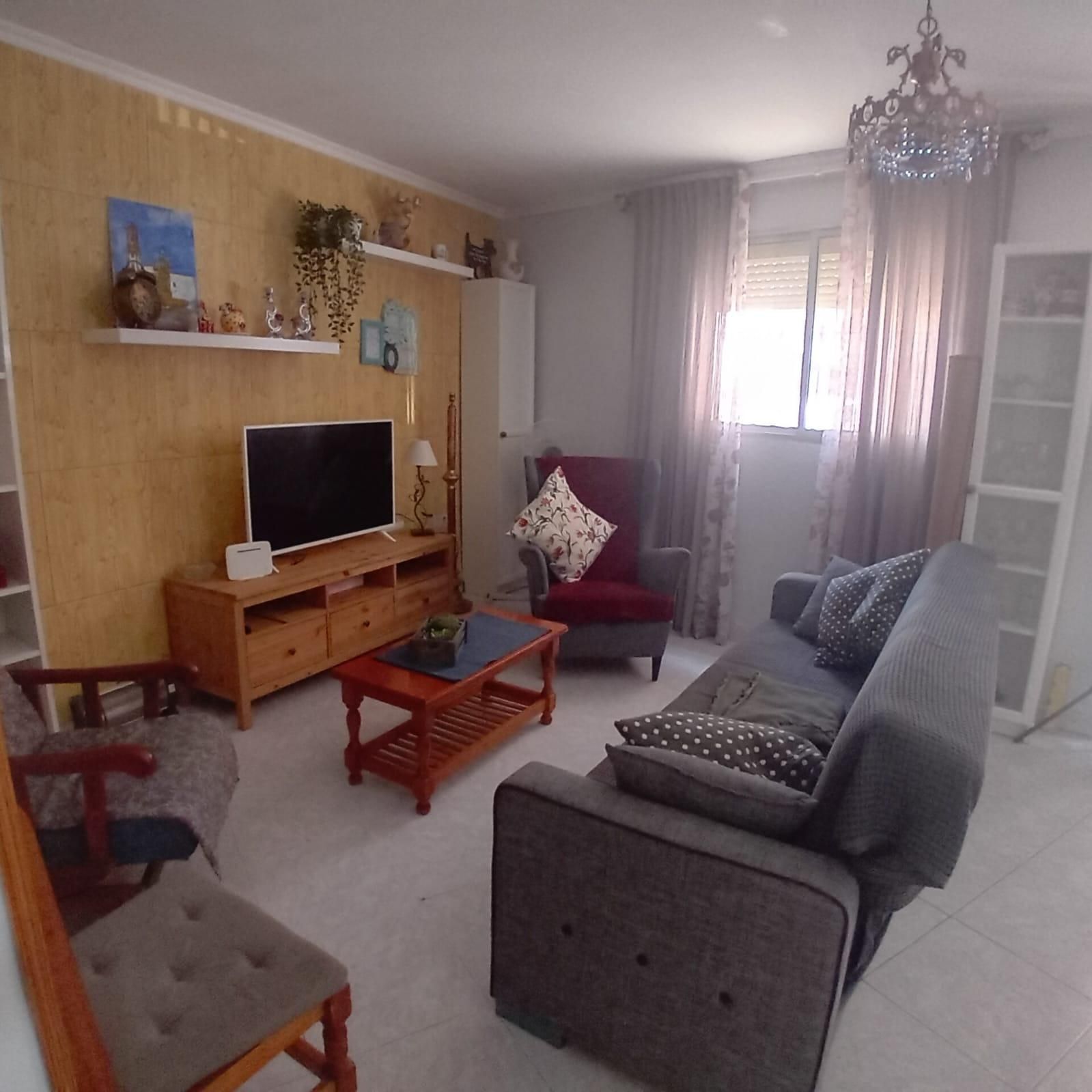 Sala d'estar de Casa o xalet en venda en Algeciras amb Traster