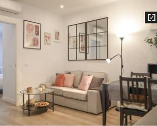 Living room of Flat to rent in  Madrid Capital  with Air Conditioner and Balcony