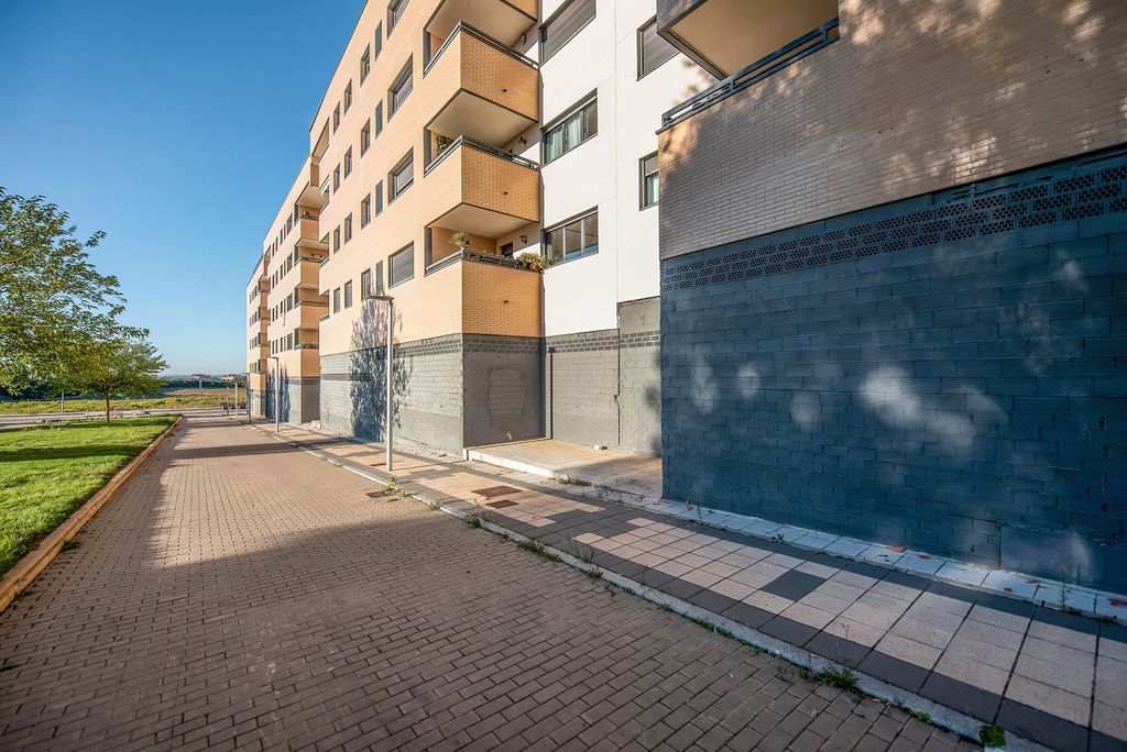 Premises for sale in C/ Felipe Guillén, Aranzana