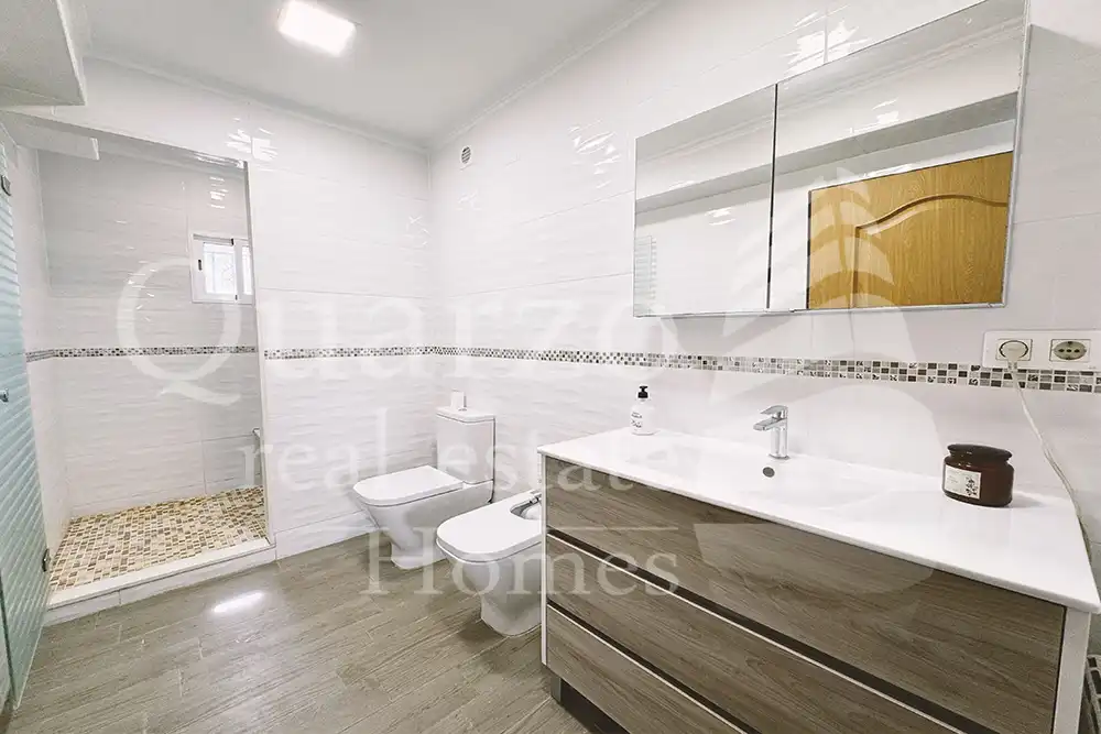 Baño de Casa o chalet en venta en Alberic con Jardín privado, Terraza y Trastero