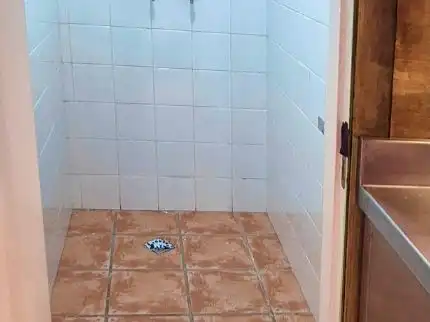 Baño de Local de alquiler en Boadilla del Monte con Aire acondicionado, Calefacción y Terraza