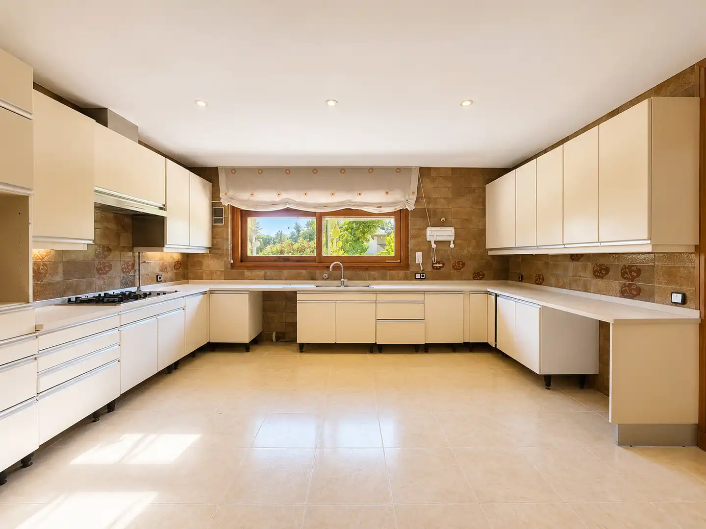 Villa mit Pool zum Verkauf in Urbanización Este - Montepríncipe, imagen 15