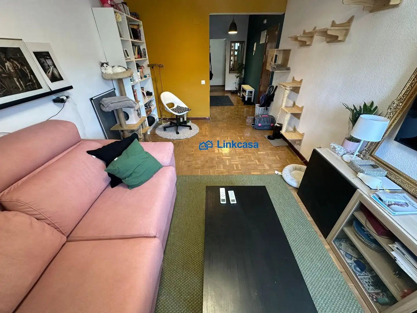Living room of Flat for sale in Madrid  with Air Conditioner, Heating and Parquet flooring