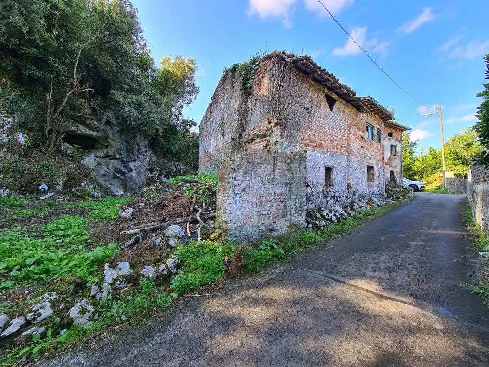 Houses for sale in Balmori, Posada - Barro