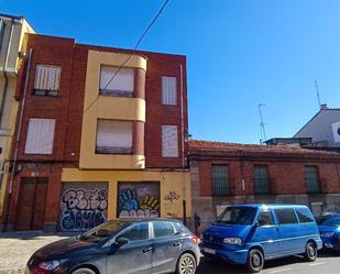 Exterior view of Building for sale in León Capital 