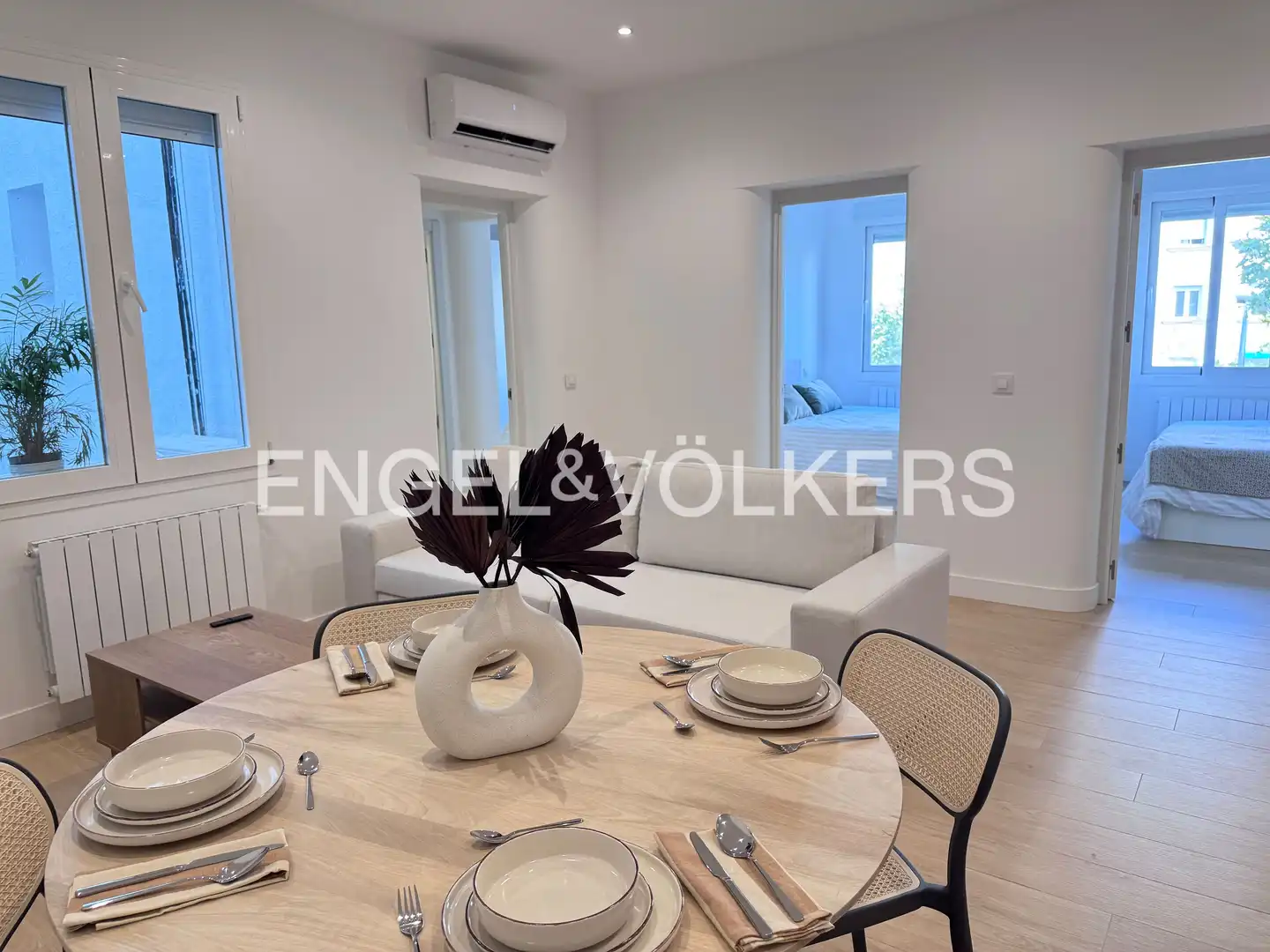 Dining room of Flat for rent in Madrid  with Air Conditioner, Heating and Furnished