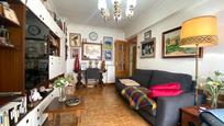 Sala d'estar de Pis en venda en Vitoria - Gasteiz amb Calefacció, Parquet i Terrassa