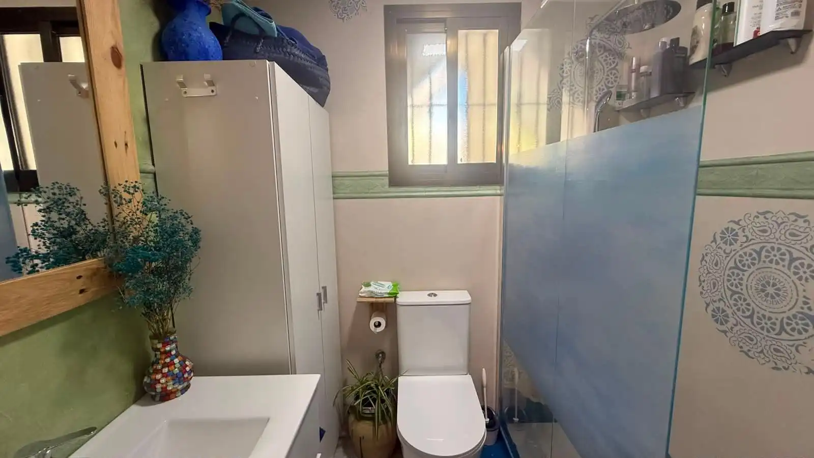 Badezimmer von Country house zum Verkauf in Vélez-Málaga mit Klimaanlage, Privatgarten und Terrasse