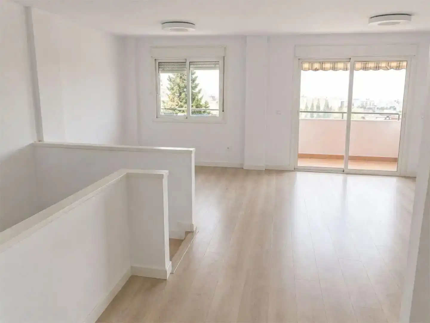 Dormitori de Pis en venda en  Sevilla Capital amb Aire condicionat, Terrassa i Balcó