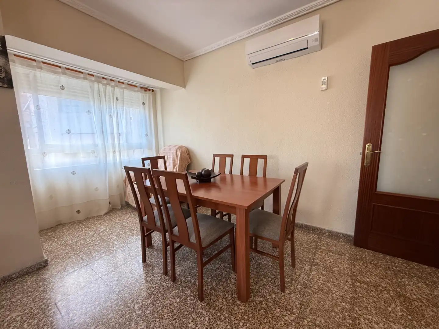 Comedor de Piso en venta en Castellón de la Plana / Castelló de la Plana con Balcón