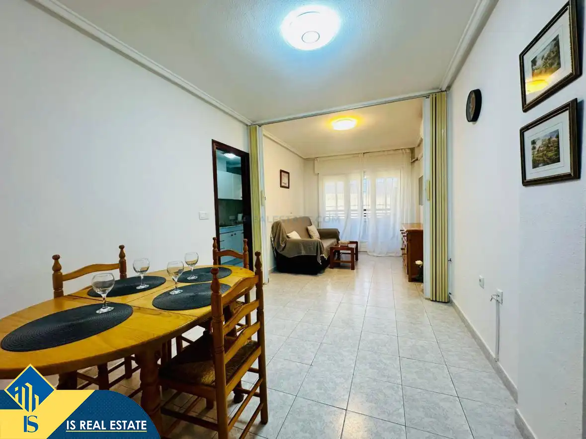 Sala d'estar de Apartament de lloguer en Torrevieja amb Aire condicionat, Calefacció i Terrassa