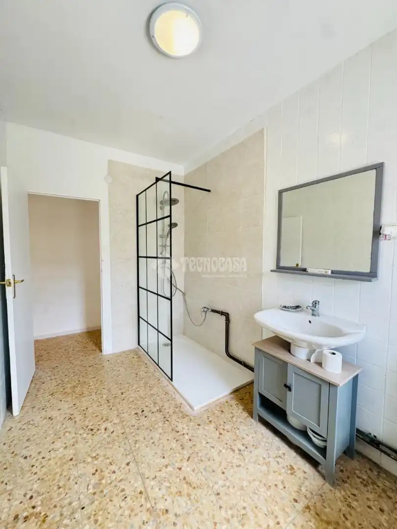 Baño de Casa adosada en venta en Nambroca con Aire acondicionado, Terraza y Trastero