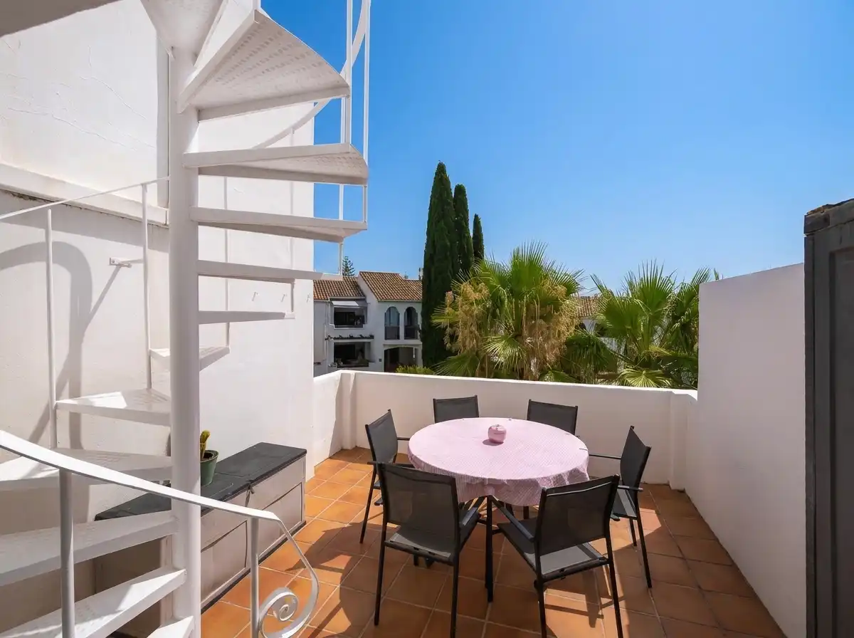 Terrasse von Dachboden zum Verkauf in Estepona mit Klimaanlage, Heizung und Terrasse