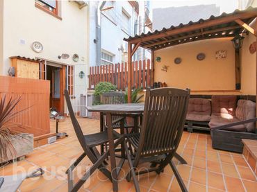 Casa con balcón en venta en Carrer de Sant Tomàs .