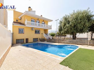 Casa con piscina en venta en Calle de Camacha
