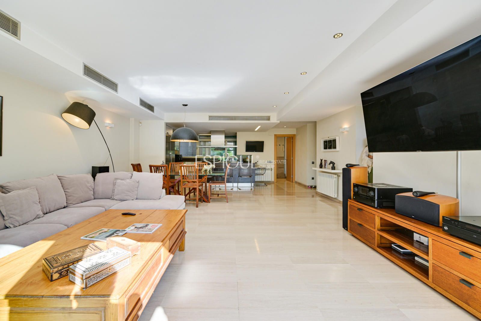 Living room of Single-family semi-detached for sale in  Barcelona Capital  with Air Conditioner, Heating and Private garden