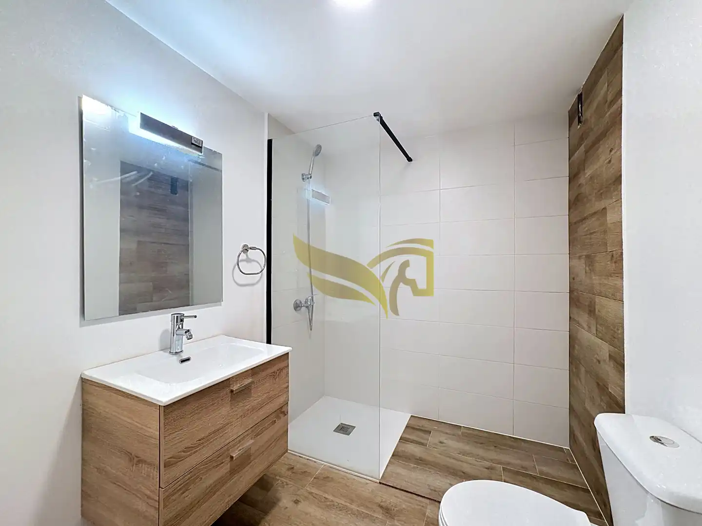 Badezimmer von Wohnung zum Verkauf in Los Alcázares mit Parkett, Terrasse und Abstellraum