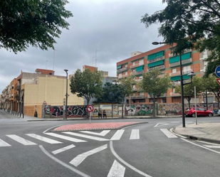 Vista exterior de Edifici en venda en Reus