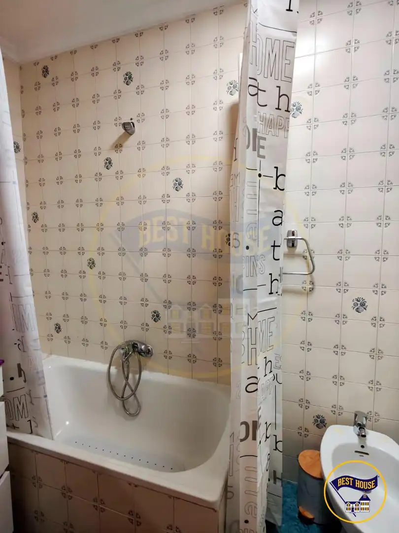 Baño de Piso de alquiler en Cuenca con Calefacción, Parquet y Amueblado