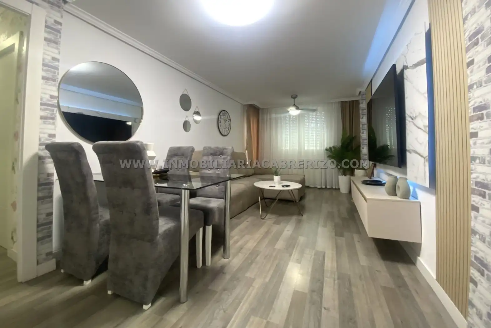 Sala de estar de Piso en venta en  Pamplona / Iruña con Calefacción, Parquet y Amueblado