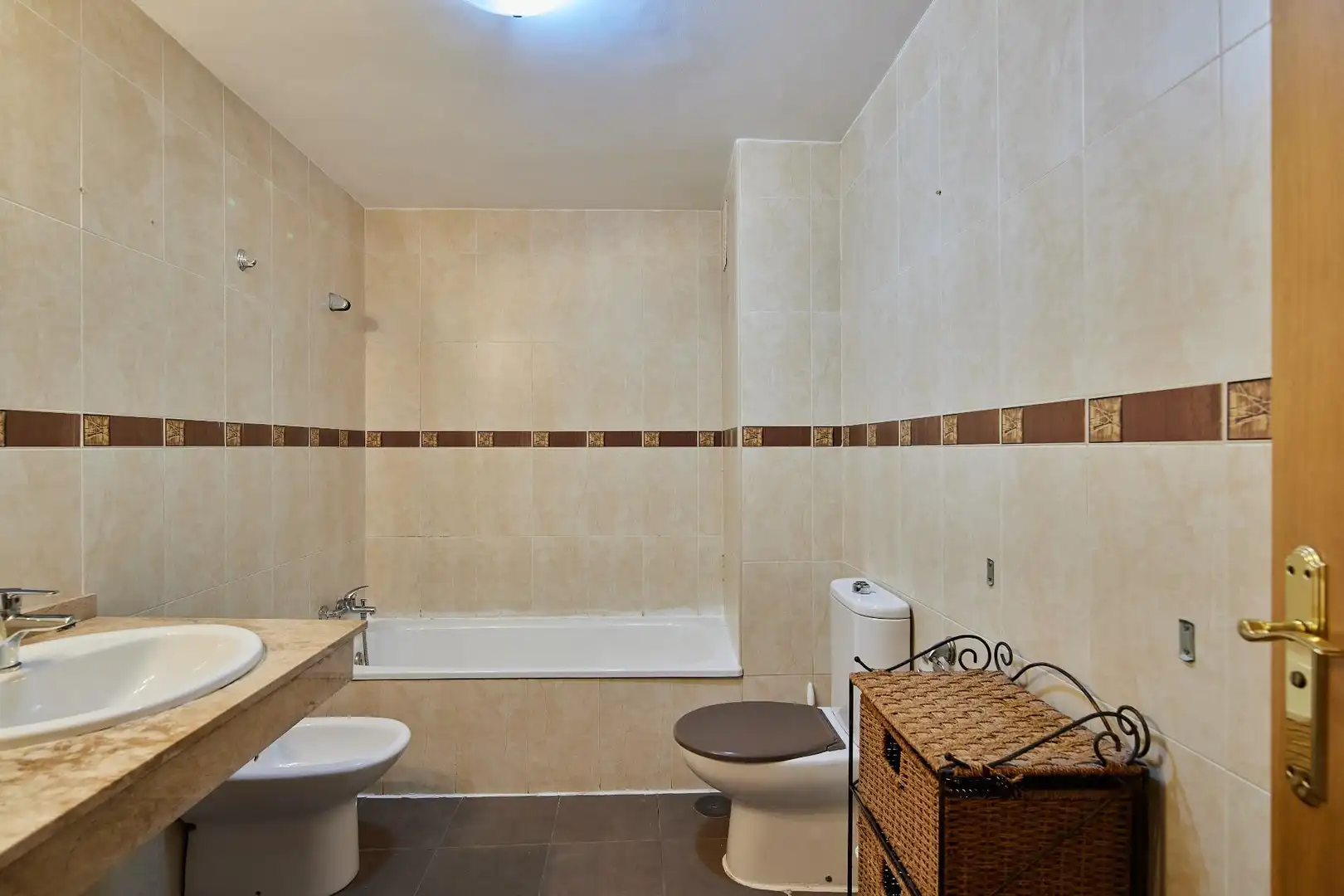 Baño de Casa adosada en venta en Medina Sidonia con Terraza, Balcón y Alarma